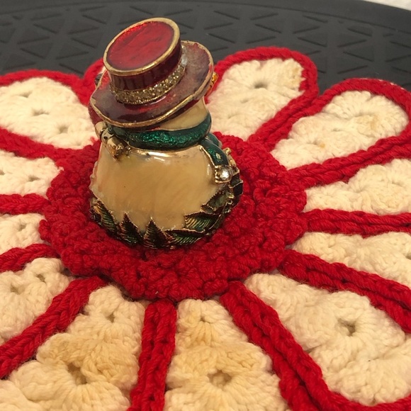 VTG Monet Enameled Hinged Snowman Trinket Box with Rhinestones Hanging Heart - Picture 3 of 11